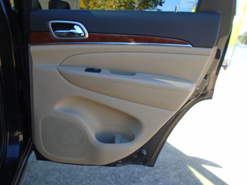 2011 Jeep Grand Cherokee Image 9