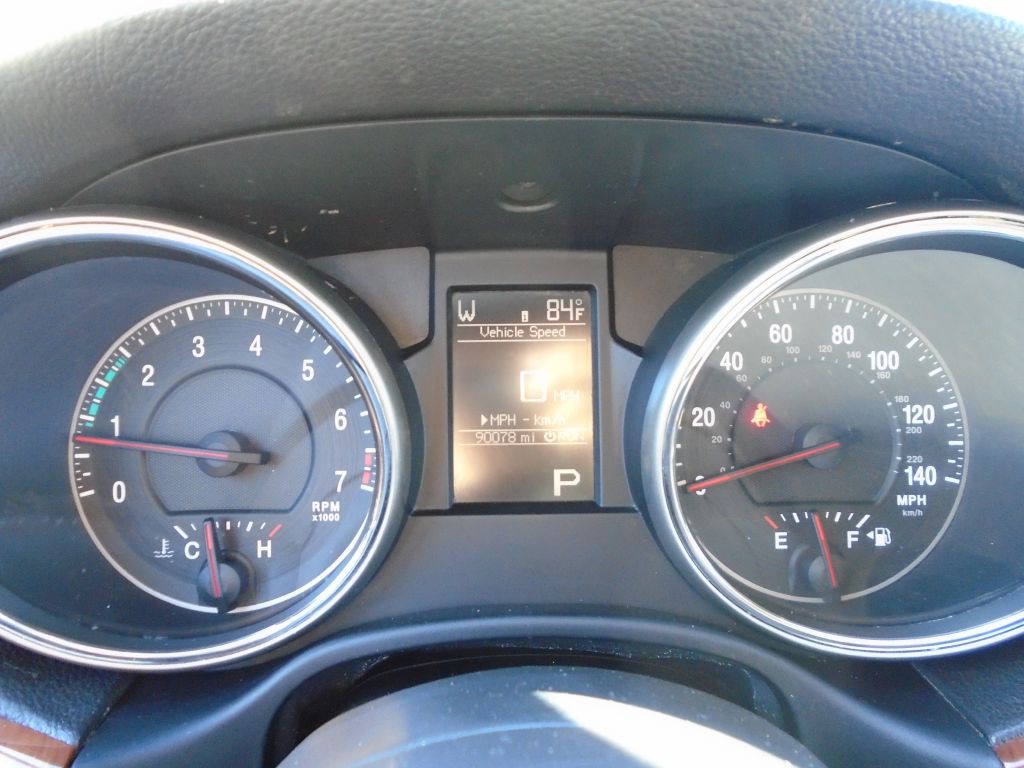 2011 Jeep Grand Cherokee Image 16