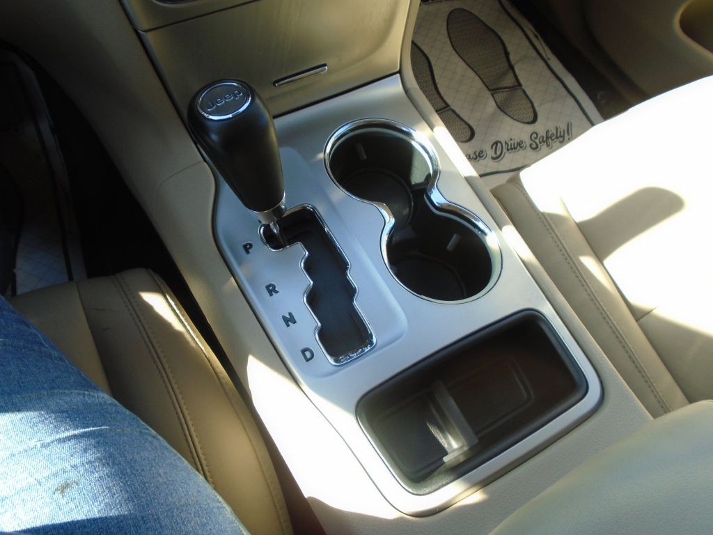 2011 Jeep Grand Cherokee Image 20