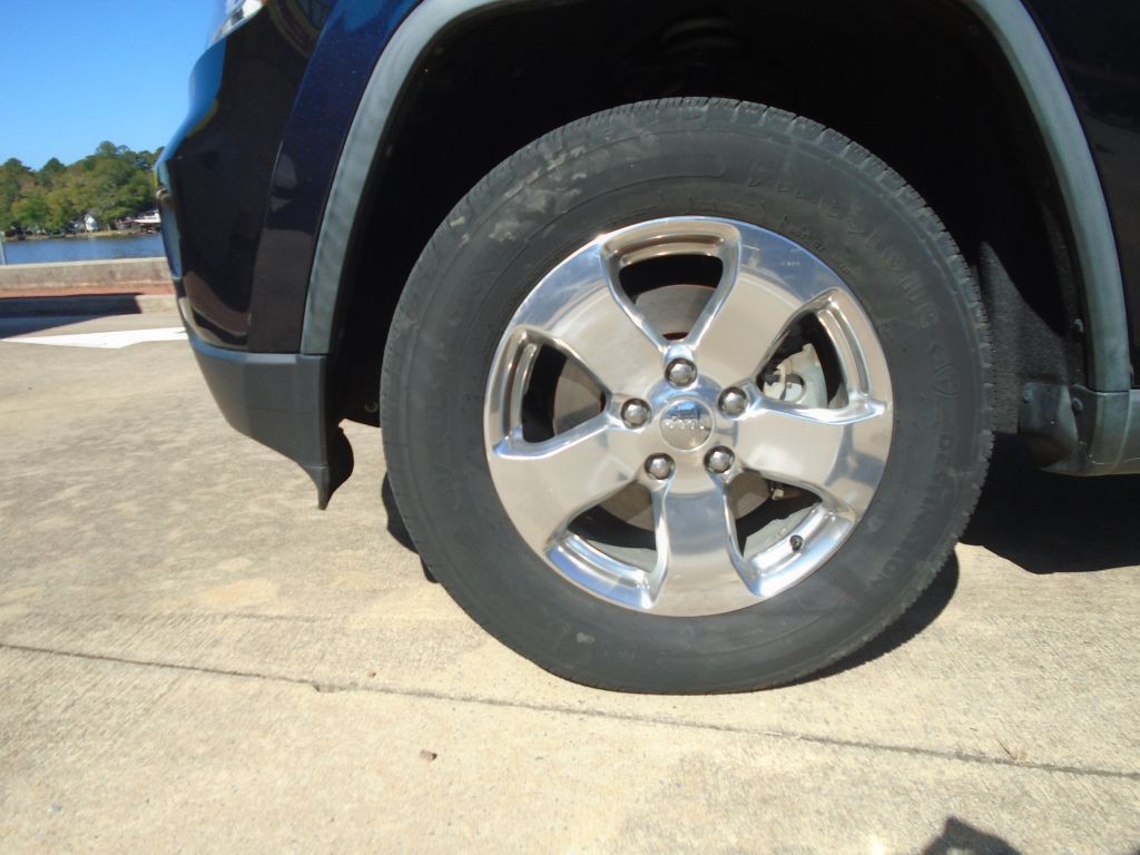 2011 Jeep Grand Cherokee Image 24