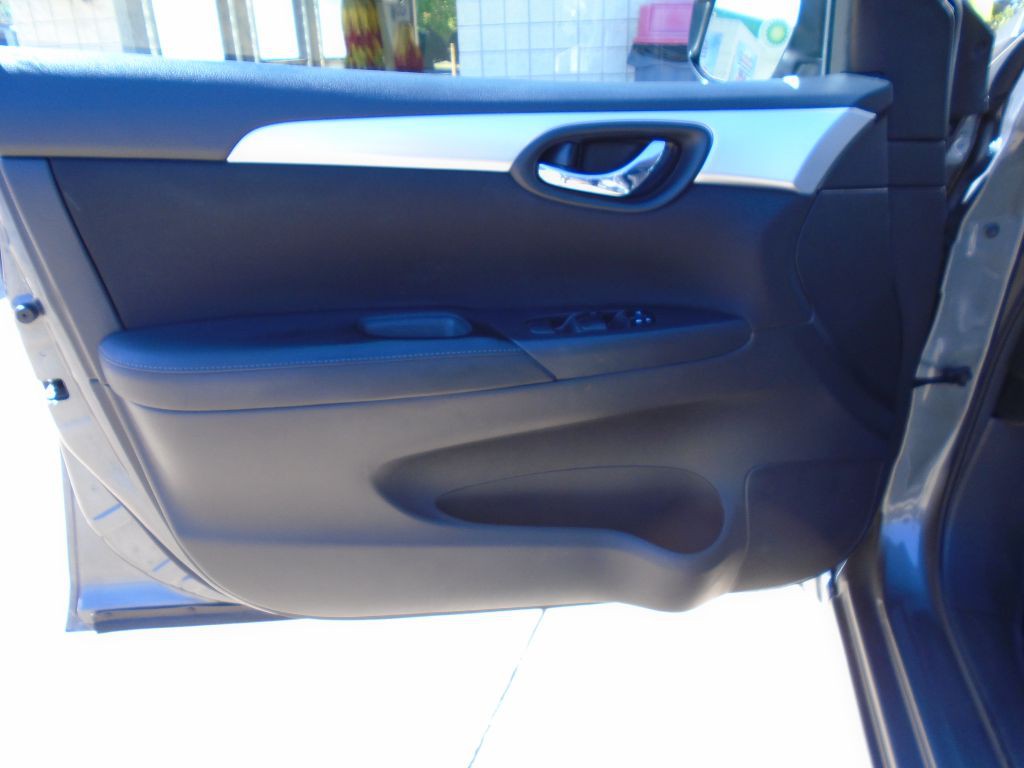 2017 Nissan Sentra Image 7