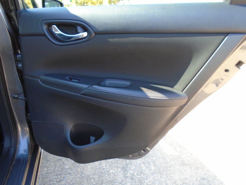 2017 Nissan Sentra Image 9