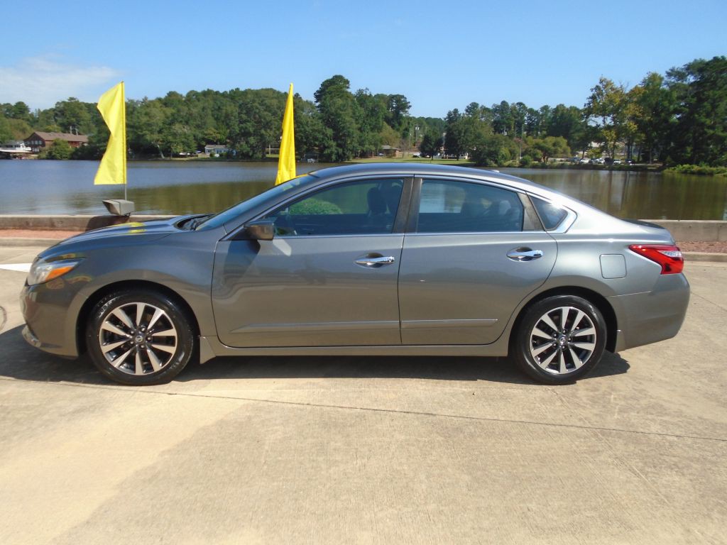 2016 Nissan Altima Image 3