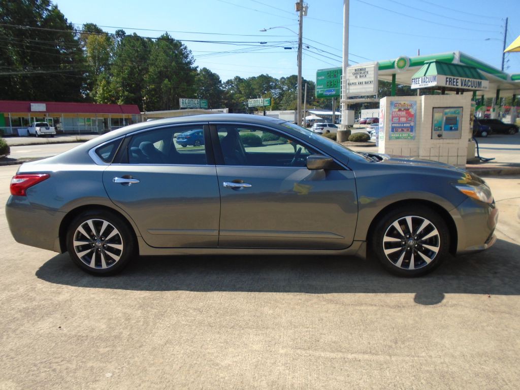 2016 Nissan Altima Image 4