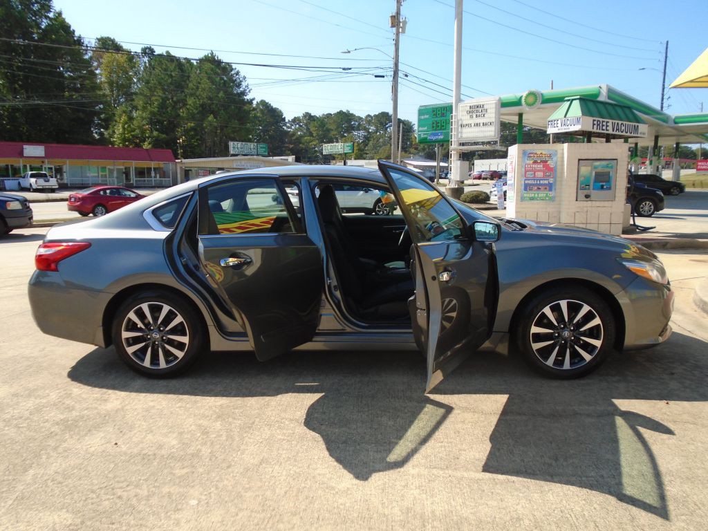 2016 Nissan Altima Image 5