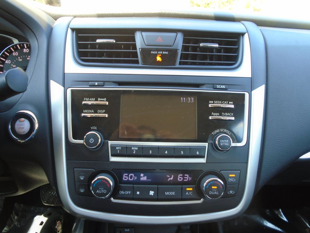 2016 Nissan Altima Image 19