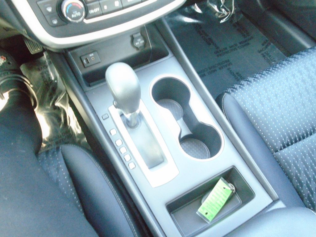 2016 Nissan Altima Image 21