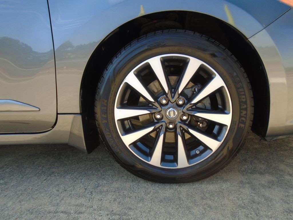2016 Nissan Altima Image 24