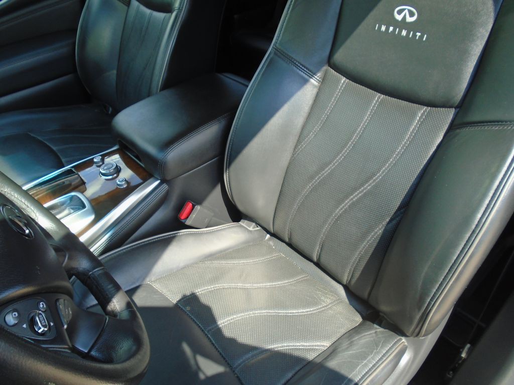 2013 INFINITI JX35 Image 11