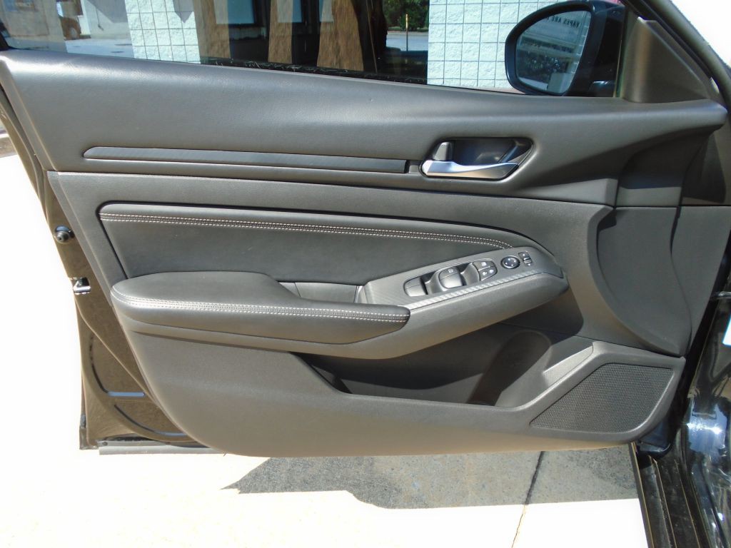 2020 Nissan Altima Image 7