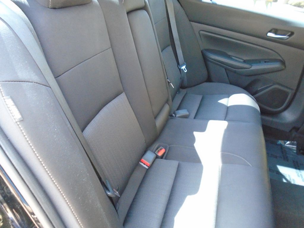 2020 Nissan Altima Image 13