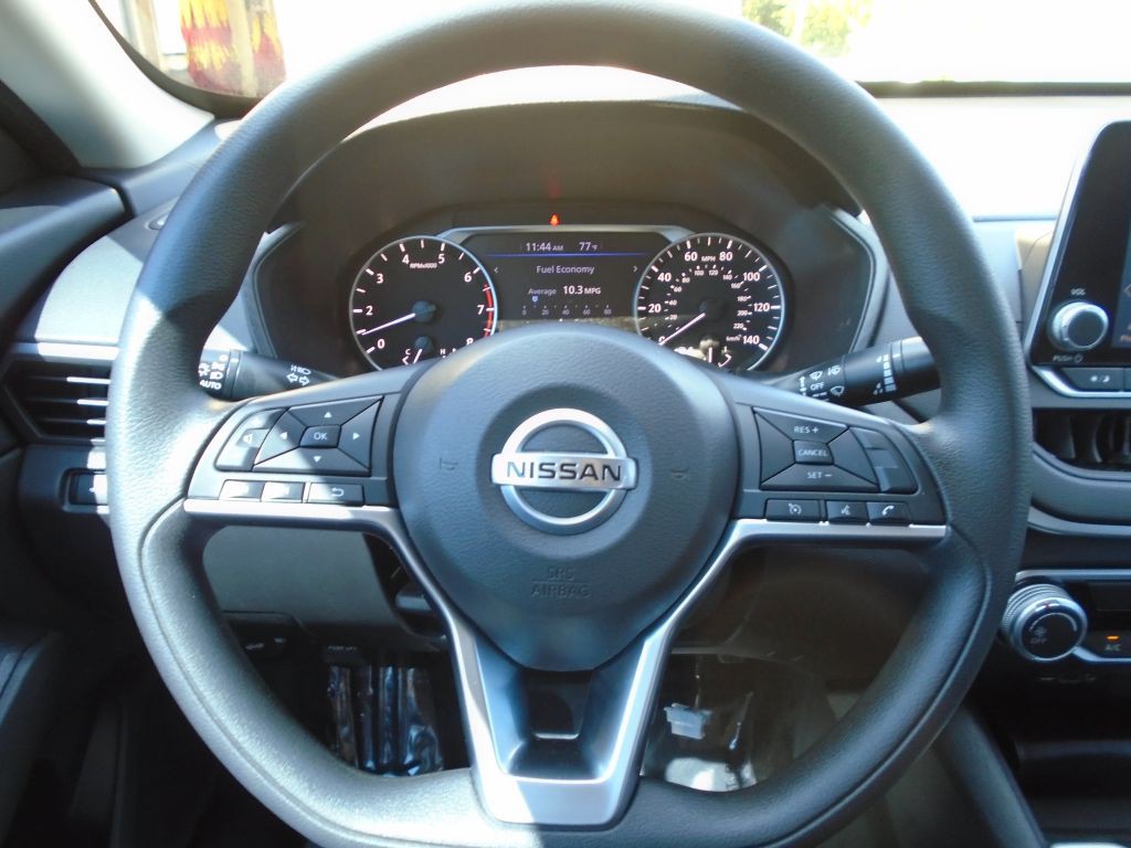 2020 Nissan Altima Image 18