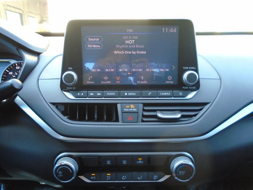 2020 Nissan Altima Image 19