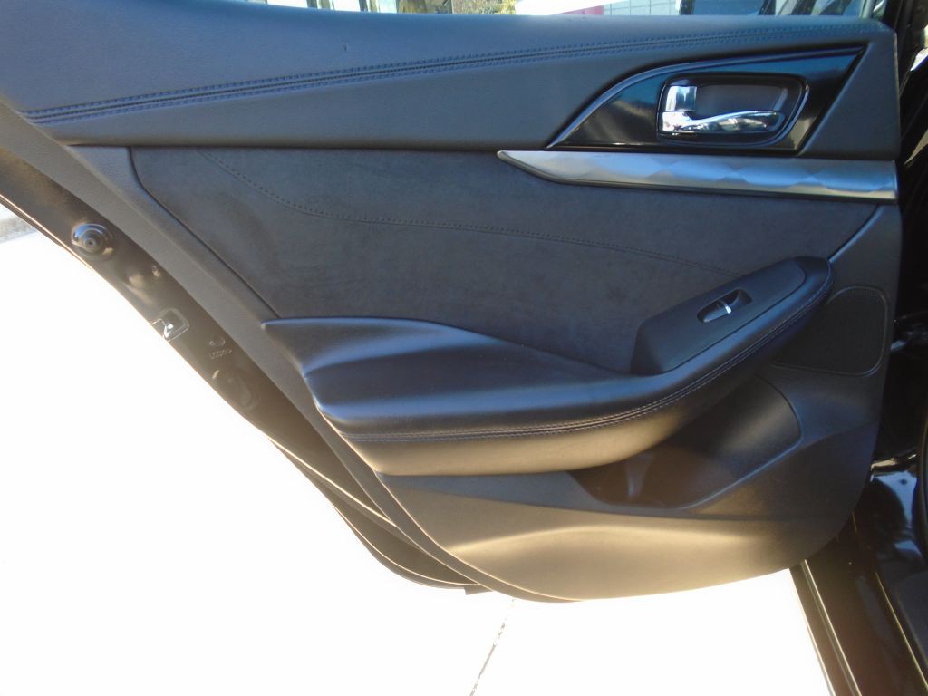 2016 Nissan Maxima Image 10