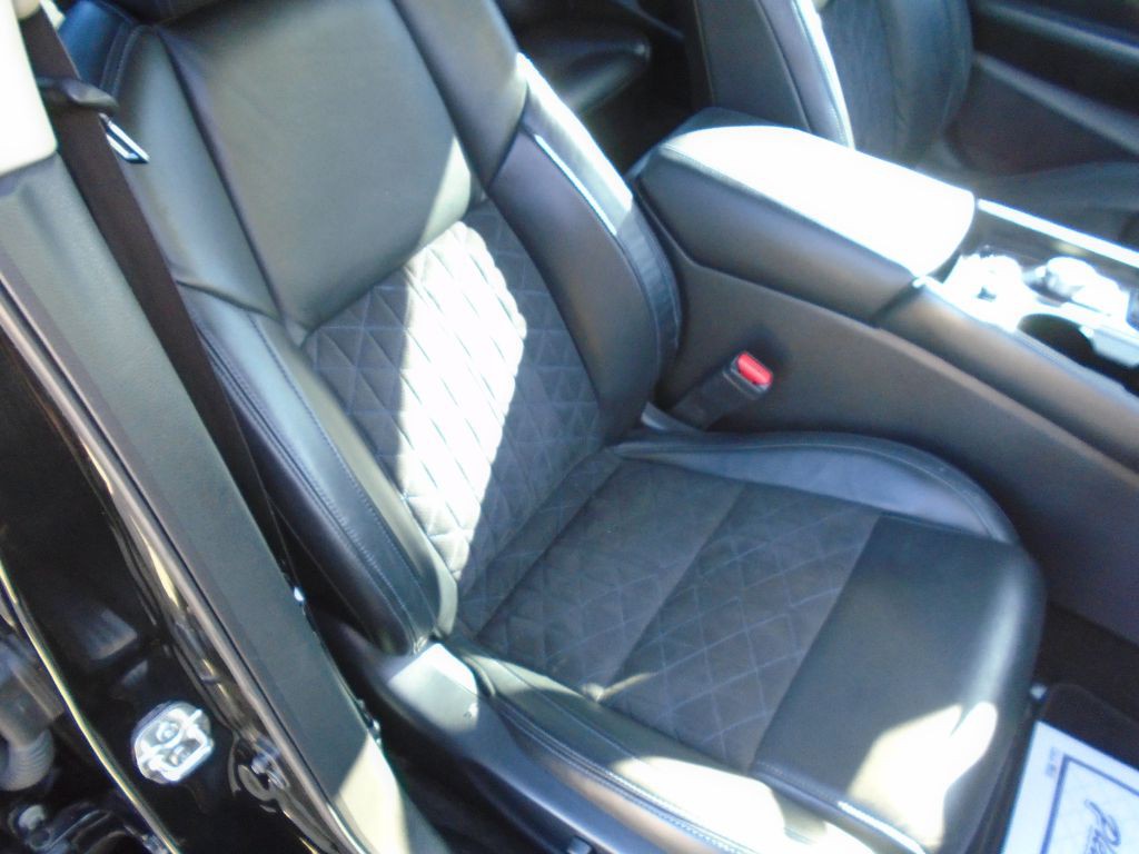 2016 Nissan Maxima Image 12