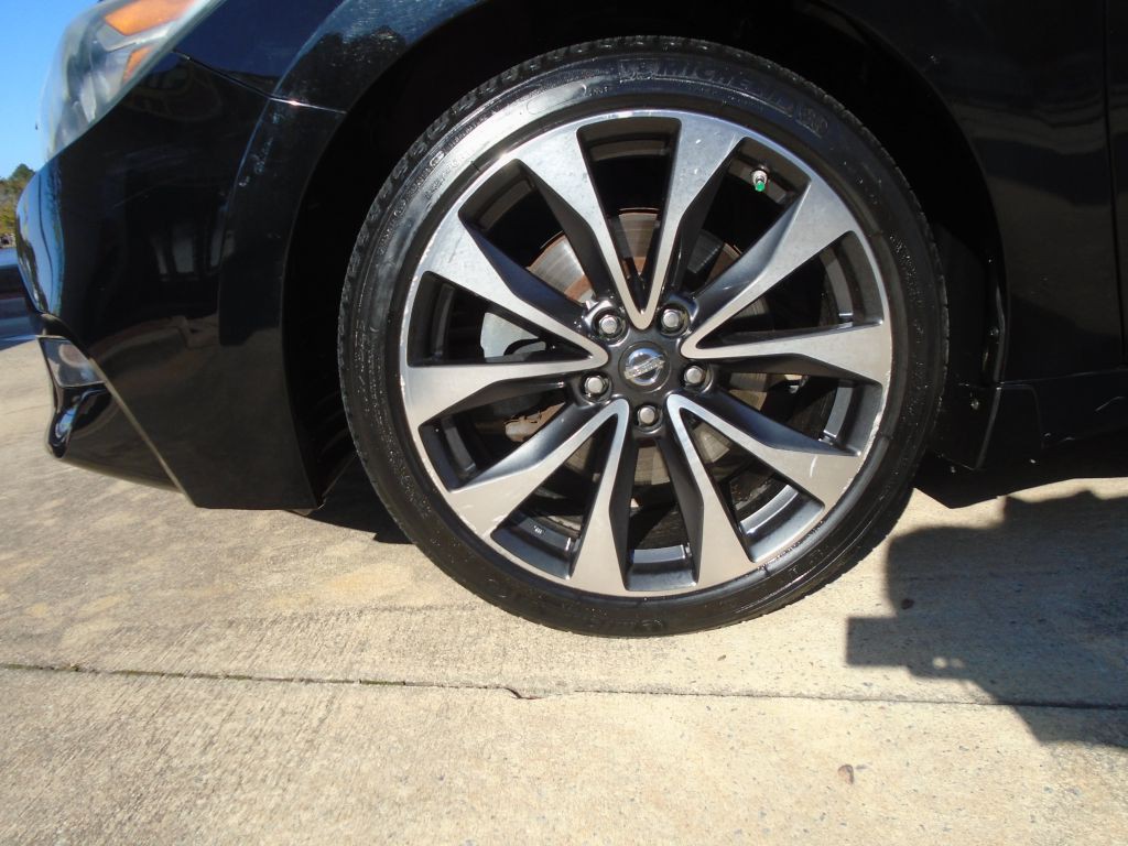 2016 Nissan Maxima Image 24