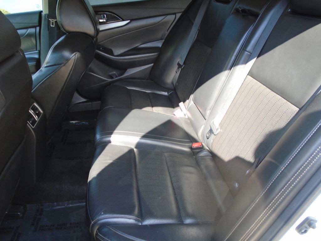 2016 Nissan Maxima Image 14