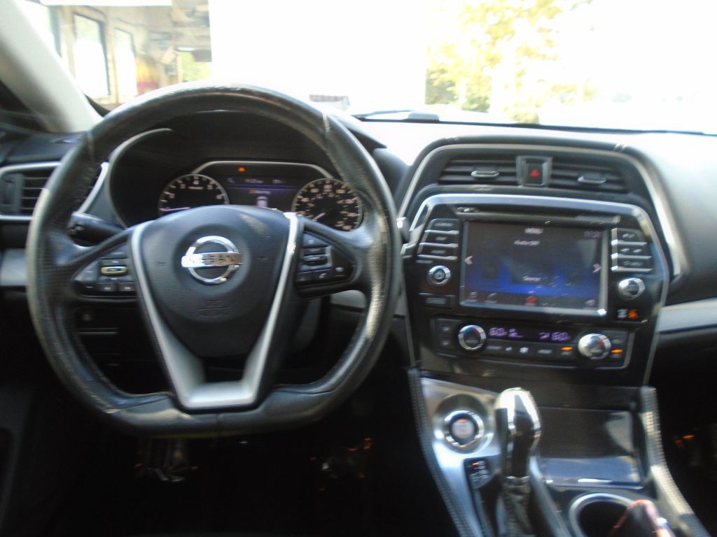 2016 Nissan Maxima Image 15