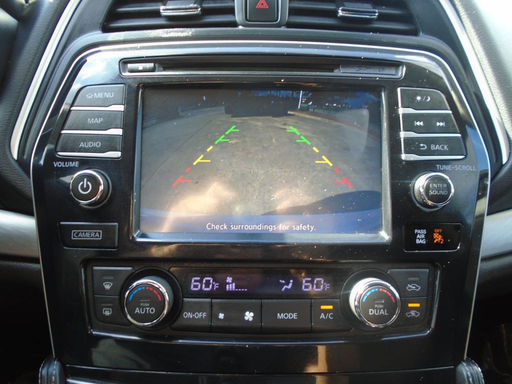 2016 Nissan Maxima Image 20
