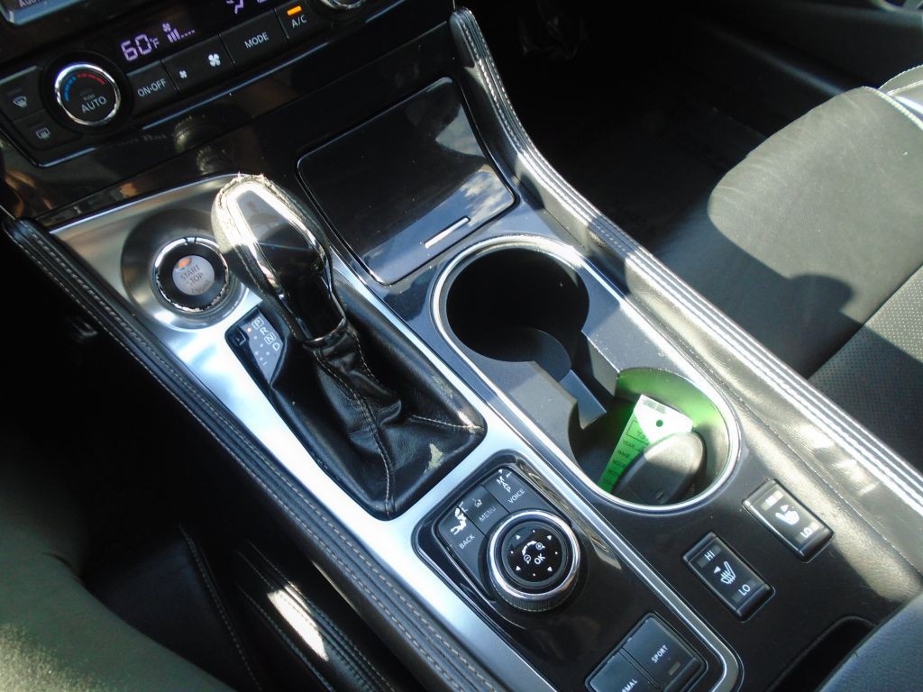 2016 Nissan Maxima Image 21
