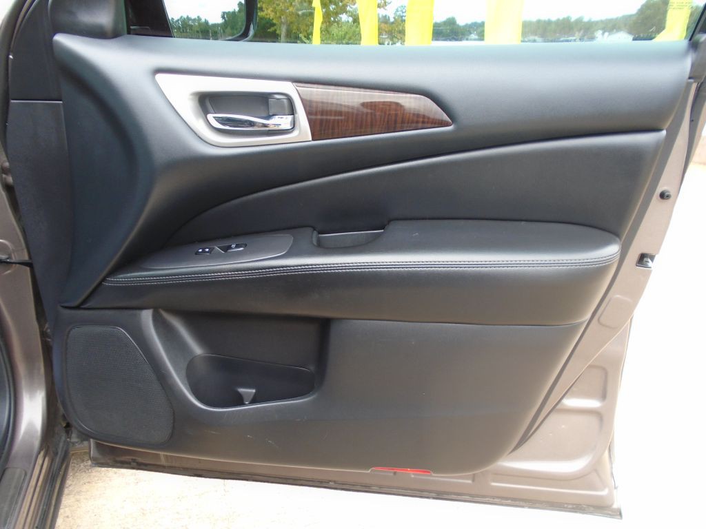 2014 Nissan Pathfinder Image 8