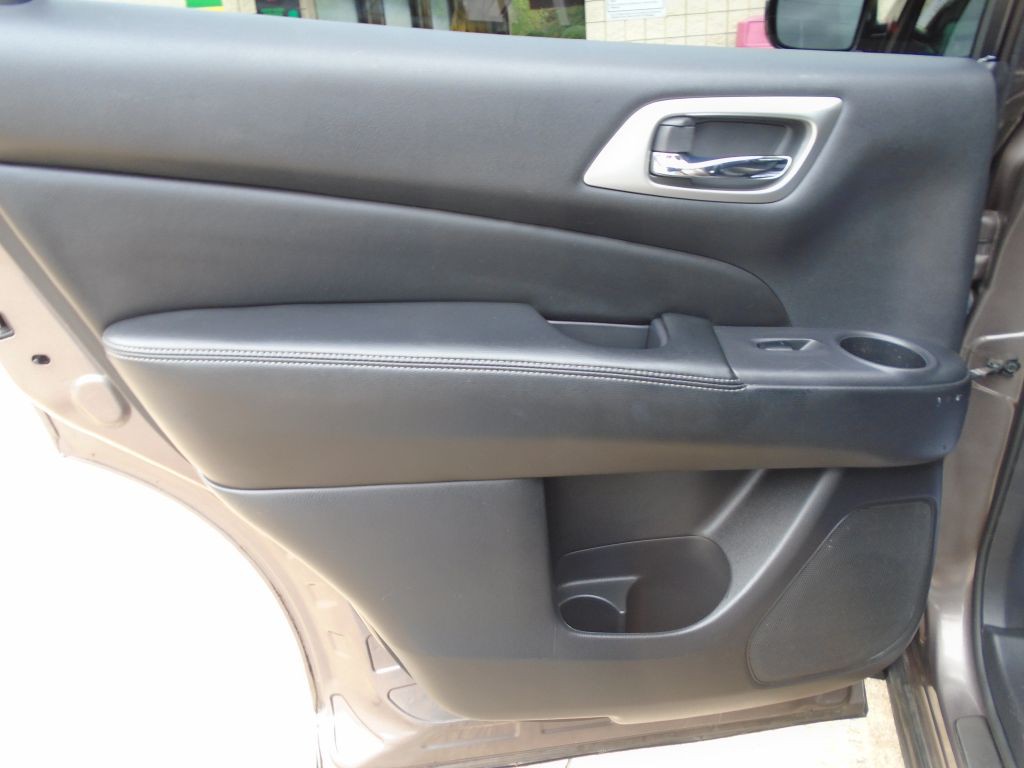 2014 Nissan Pathfinder Image 10