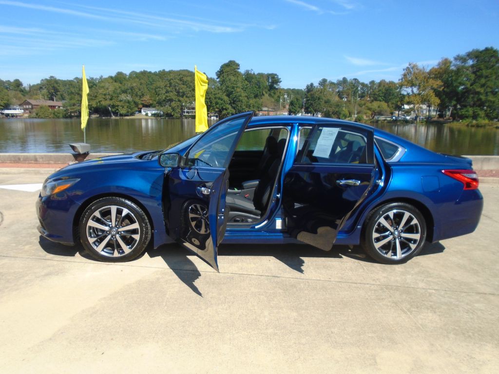 2016 Nissan Altima Image 6