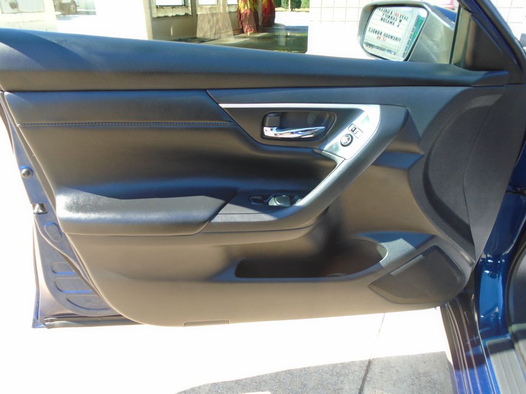 2016 Nissan Altima Image 7
