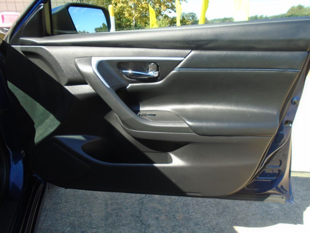 2016 Nissan Altima Image 8