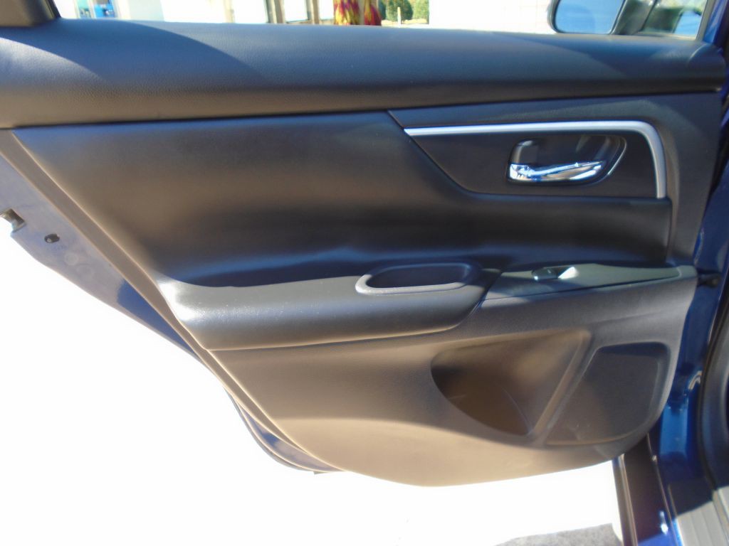 2016 Nissan Altima Image 10