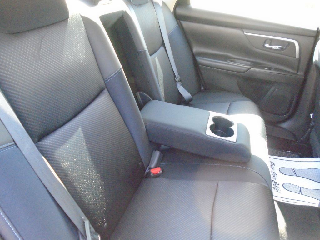 2016 Nissan Altima Image 13