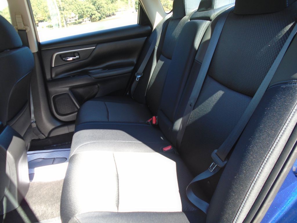 2016 Nissan Altima Image 14