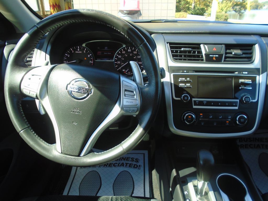 2016 Nissan Altima Image 15
