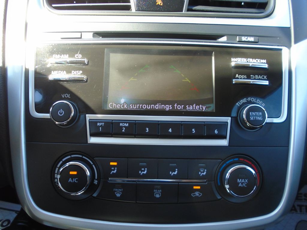 2016 Nissan Altima Image 21