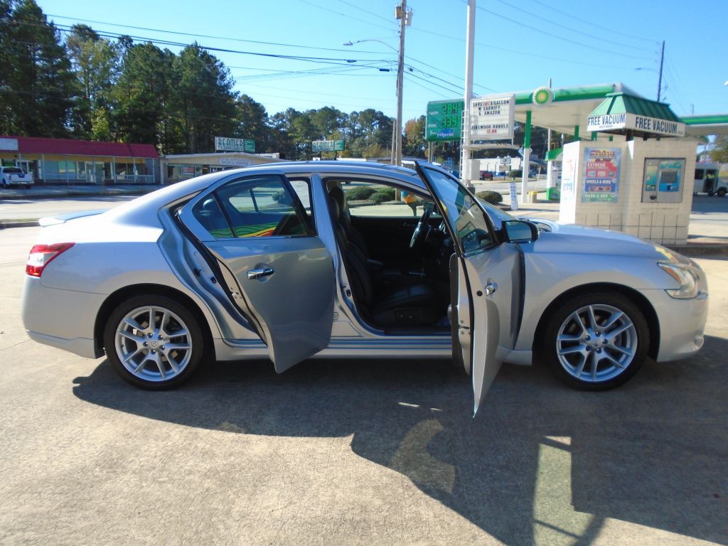 2010 Nissan Maxima Image 5