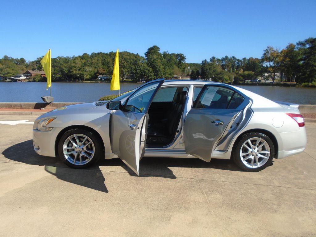 2010 Nissan Maxima Image 6