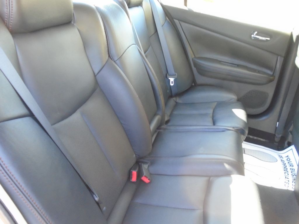 2010 Nissan Maxima Image 13