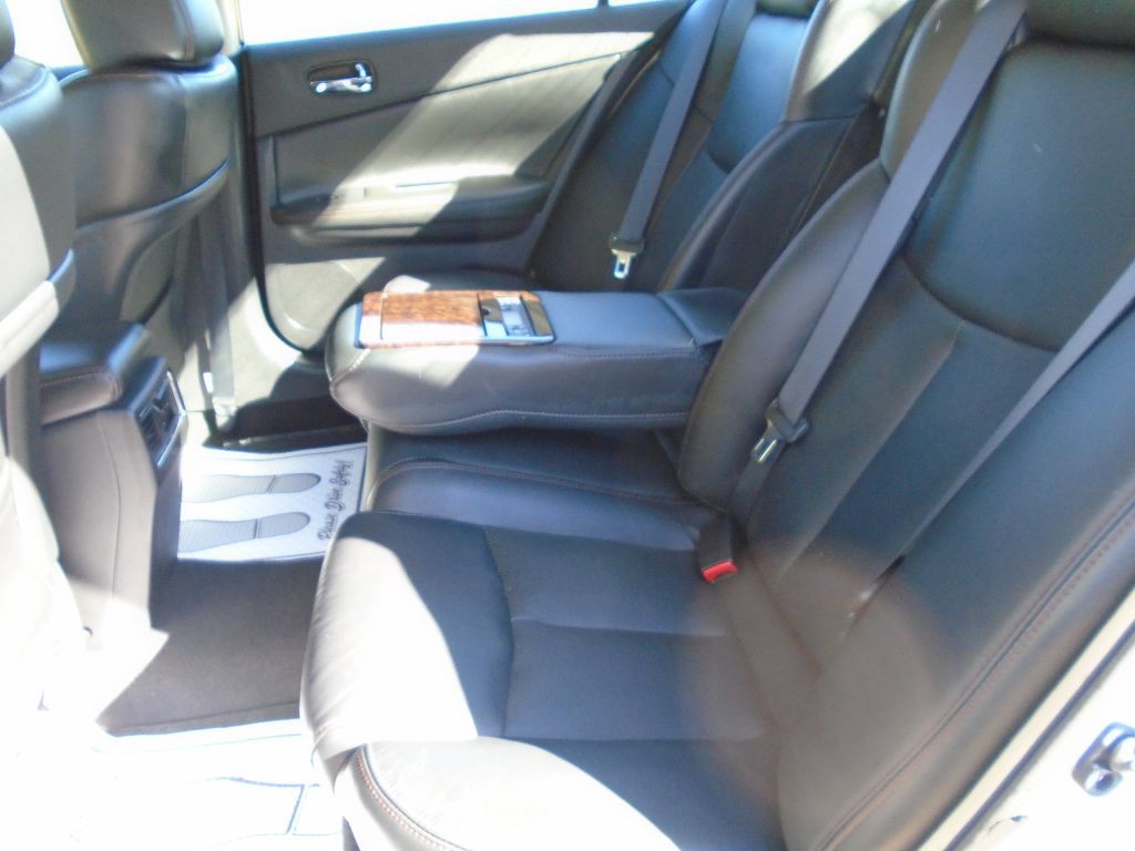 2010 Nissan Maxima Image 14