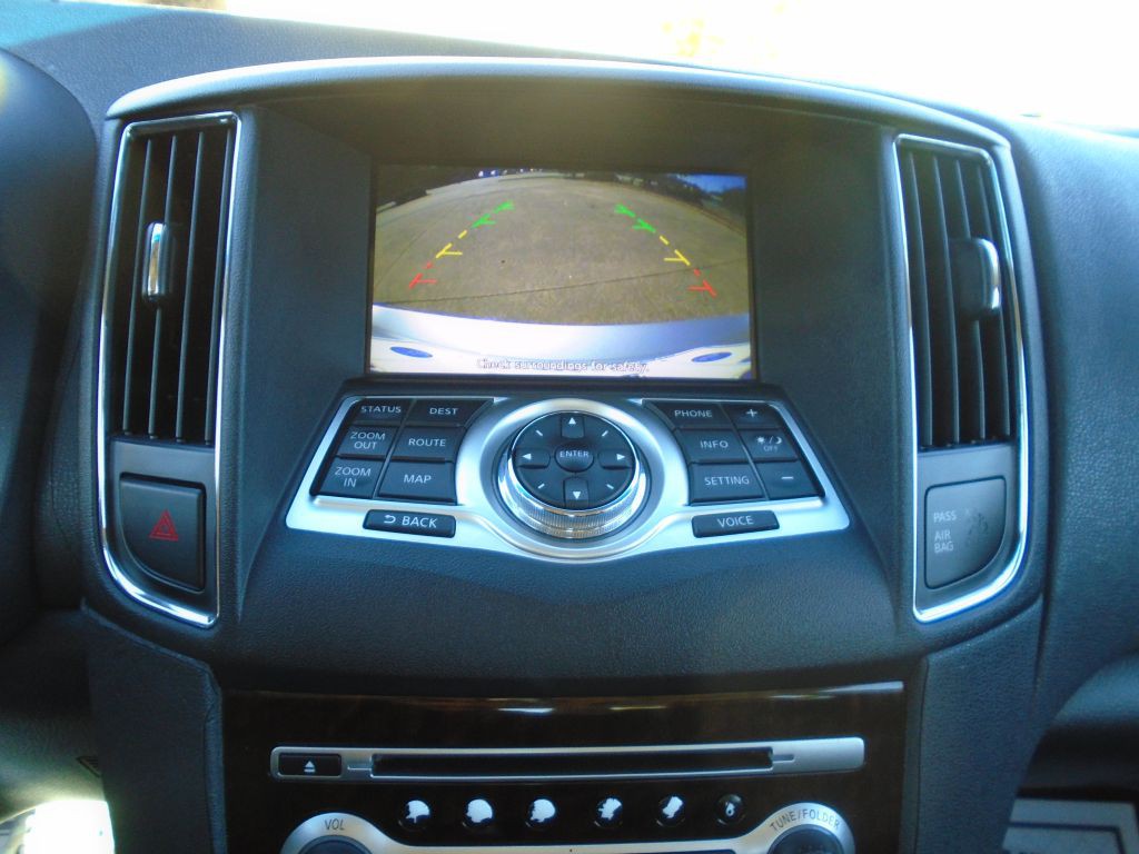 2010 Nissan Maxima Image 20