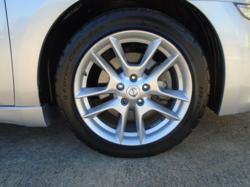 2010 Nissan Maxima Image 25