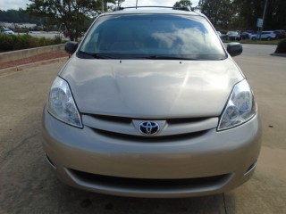 Image for 2010 Toyota Sienna LE ID: 6902841