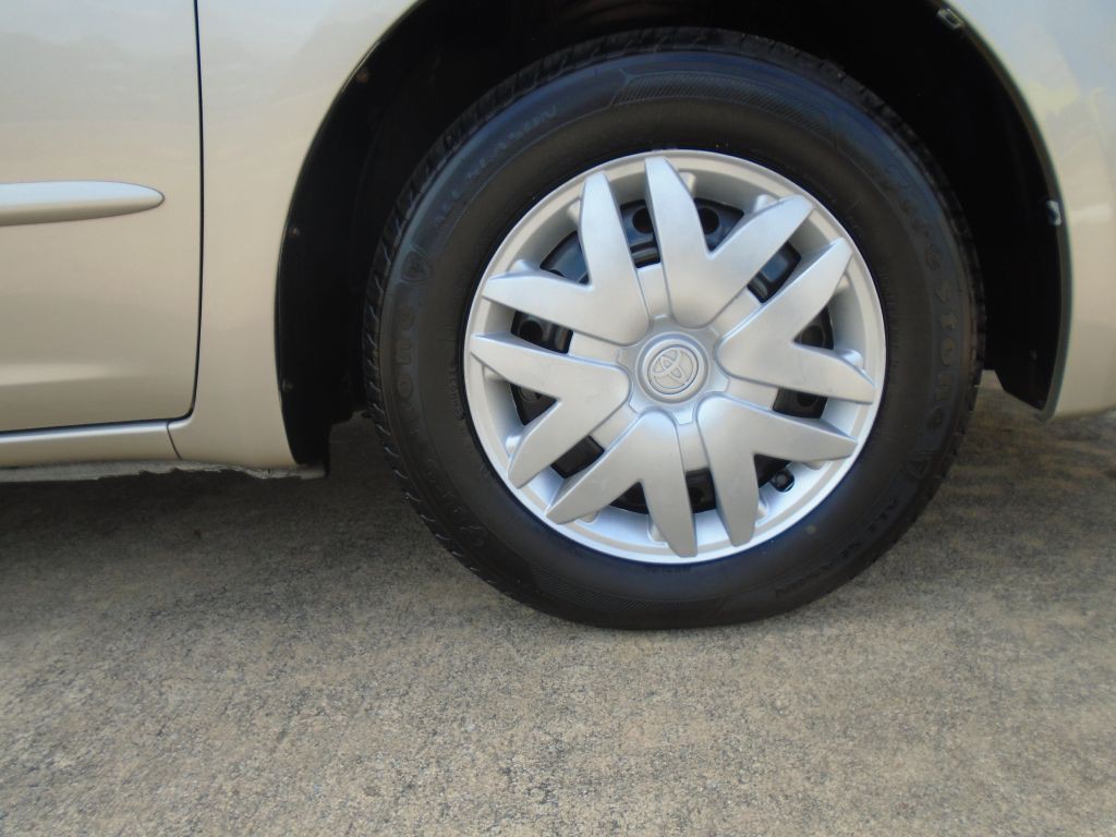 2010 Toyota Sienna Image 23