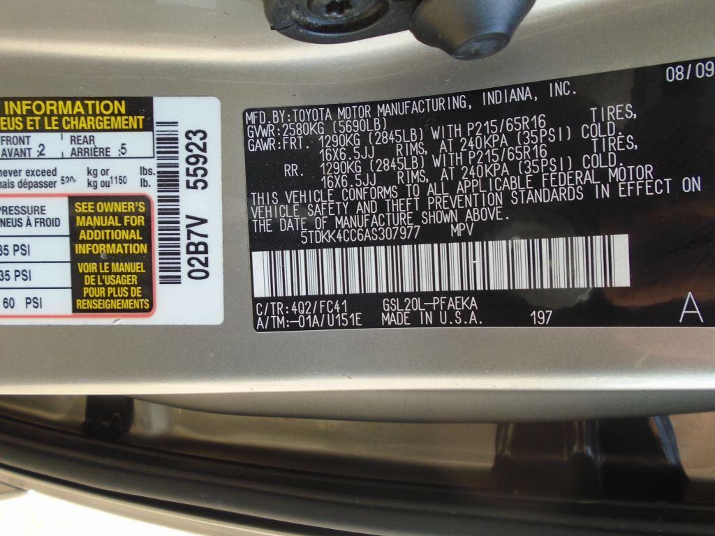 2010 Toyota Sienna Image 24