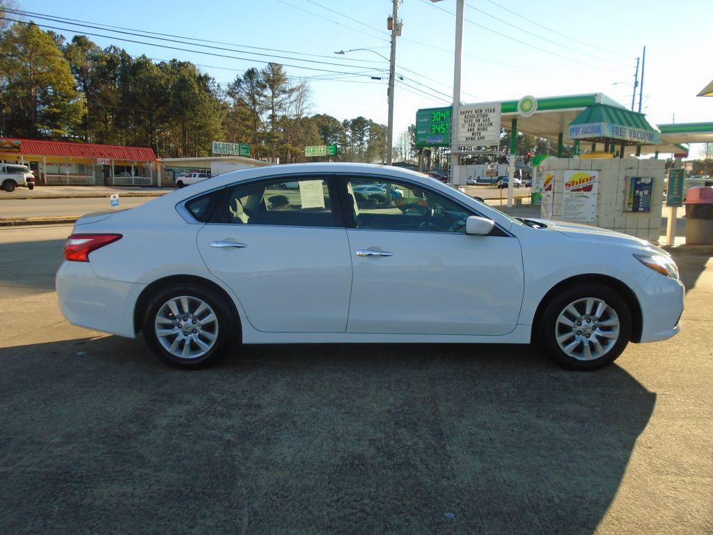 2017 Nissan Altima Image 4