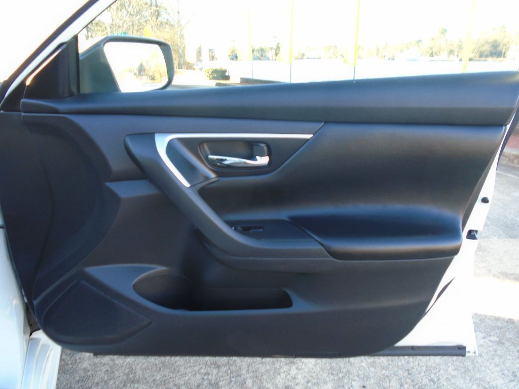 2017 Nissan Altima Image 17