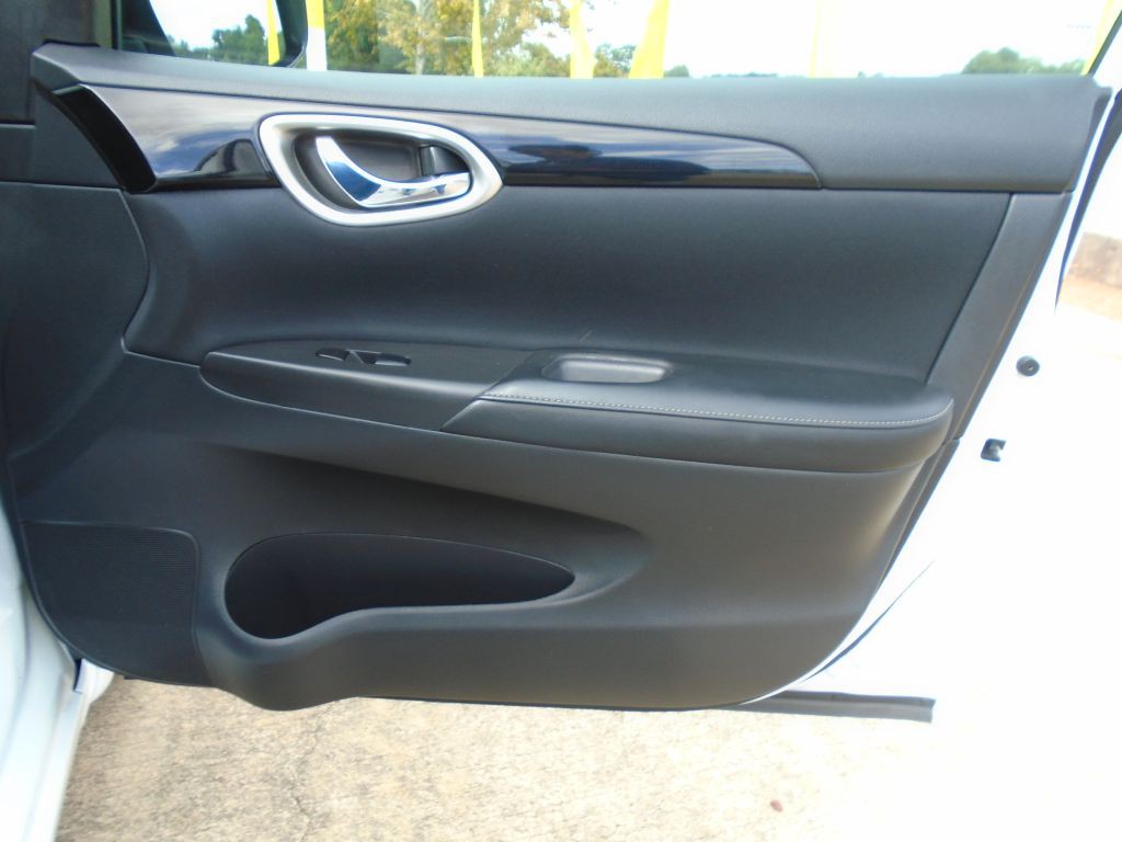 2017 Nissan Sentra Image 8