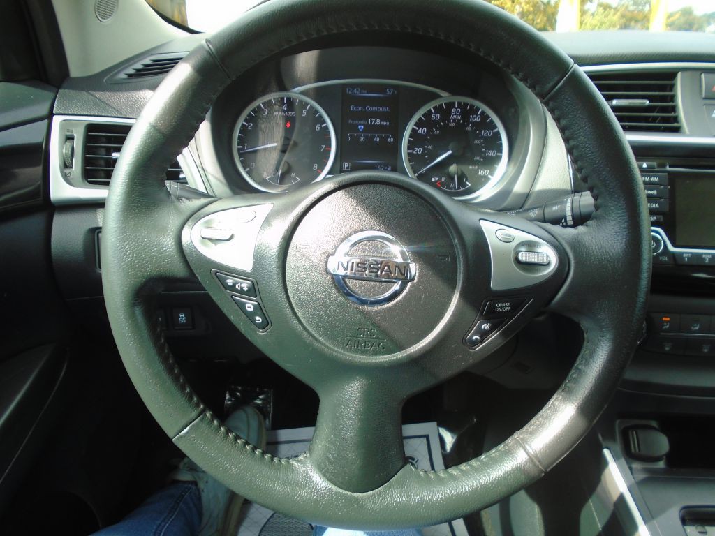 2017 Nissan Sentra Image 18