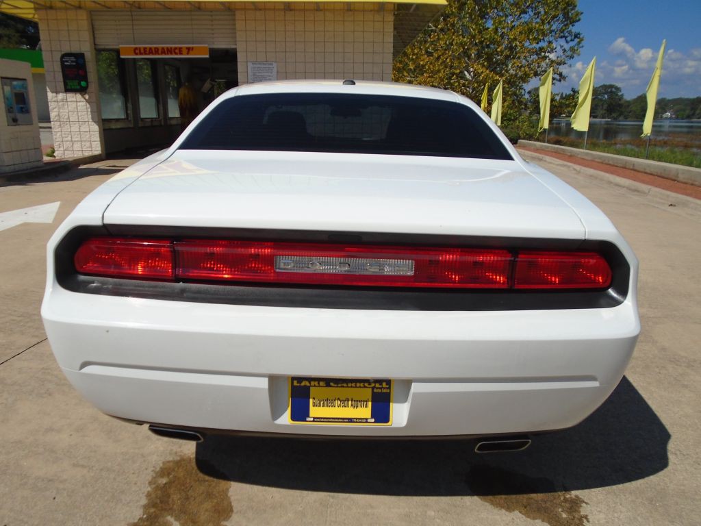 2012 Dodge Challenger Image 2