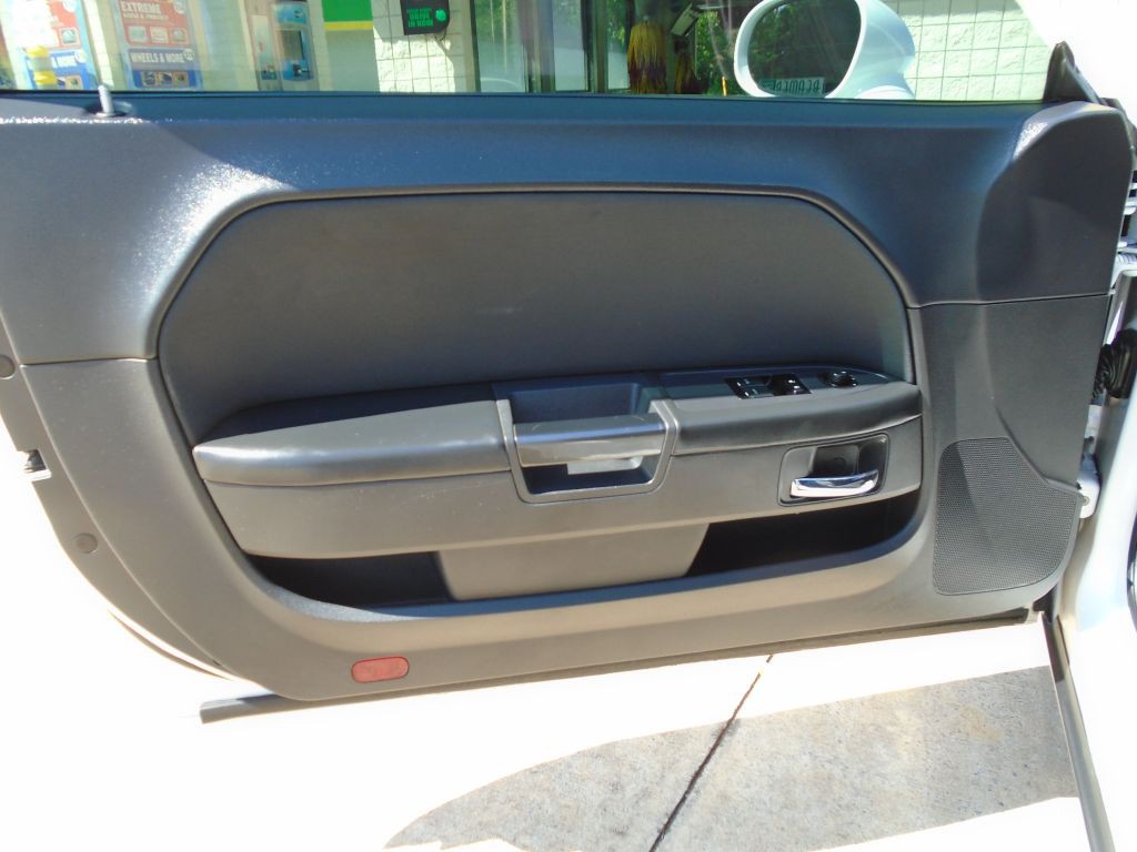 2012 Dodge Challenger Image 7