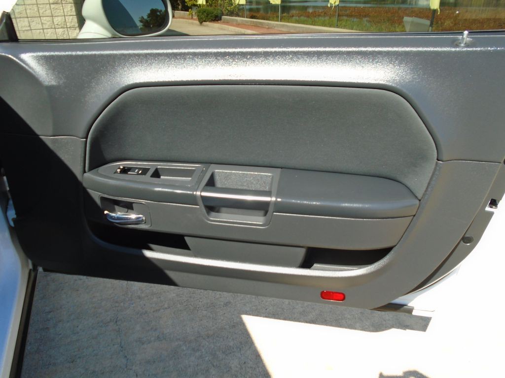 2012 Dodge Challenger Image 8